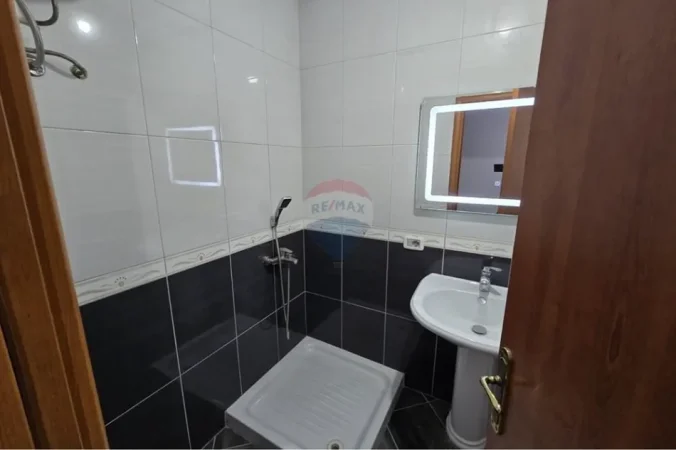 Tirane, shitet apartament , 98 m² 170.000 € (Rruga Rrapo Hekali, Tiranë)