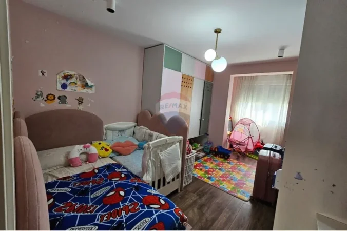 Tirane, shitet apartament , 109 m² 233.000 € (Rr.Kavajes)