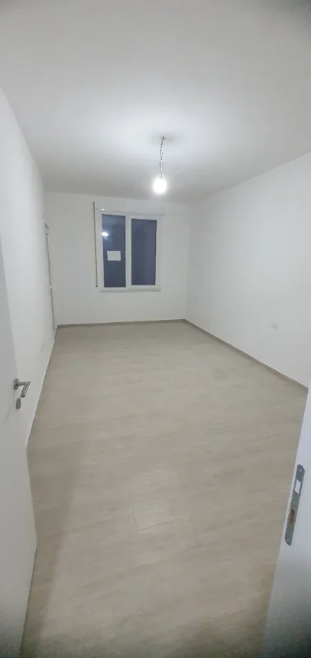 Tirane, jap me qera apartament 2+1+Ballkon Kati 1, 95 m² 530 € (Rruga Ali Shefqeti)