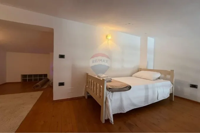 Tirane, shitet apartament , 162 m² 260.000 € 