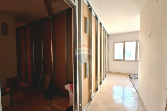 Tirane, shitet apartament , 69 m² 96.600 € (Rruga Sotir Caci, Tiranë)