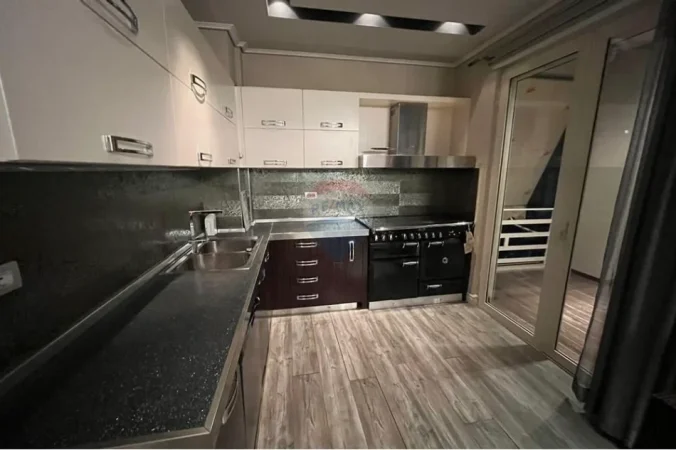Tirane, shitet apartament , 125 m² 229.000 € 