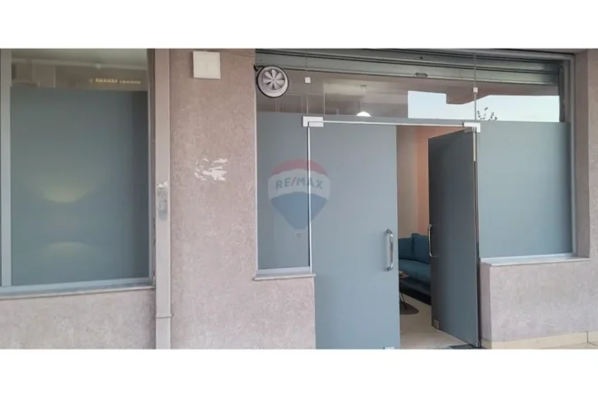 Tirane, shitet dyqan , 73 m² 95.000 € 