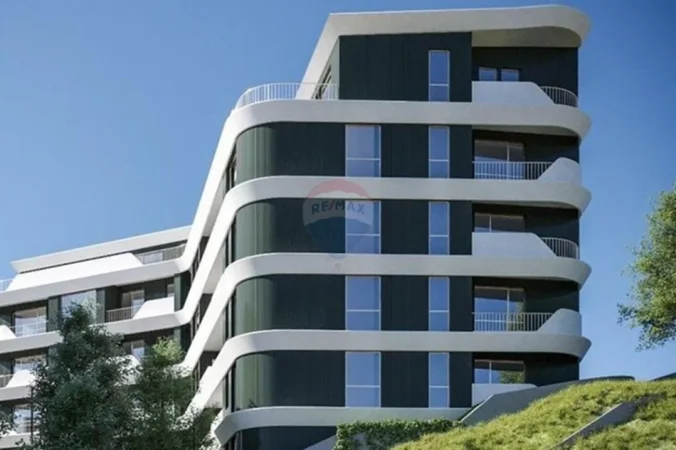 Tirane, shitet apartament , 130 m² 180.000 € 