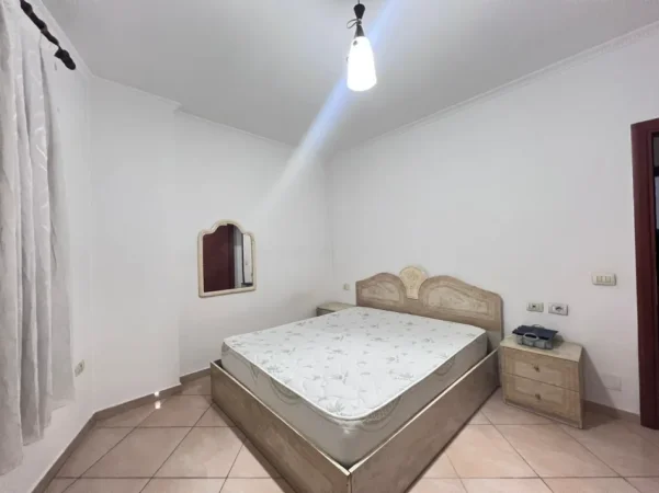 Tirane, jepet me qera apartament 1+1 Kati 4, 70 m² 500 € (Pranë UET-së,Rruga Xhanfize Keko, Porcelan,Tiranë)