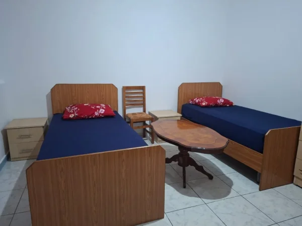 Tirane, jepet me qera garsonier 1+1 , 35 m² 260 € (Inxhineria 21 dhjetori)