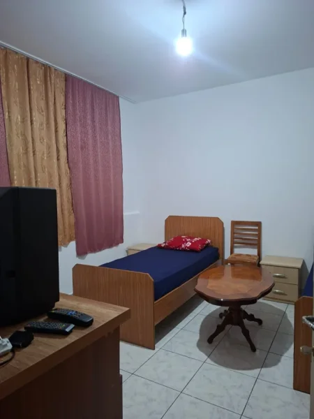 Tirane, jepet me qera garsonier 1+1 , 35 m² 260 € (Inxhineria 21 dhjetori)