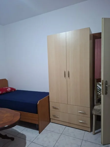 Tirane, jepet me qera garsonier 1+1 , 35 m² 260 € (Inxhineria 21 dhjetori)