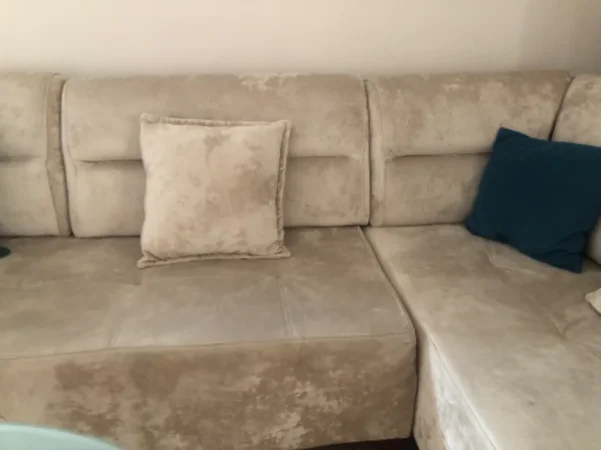 Tirane, shes Kend salloni 2m X 1.5 m 500 €