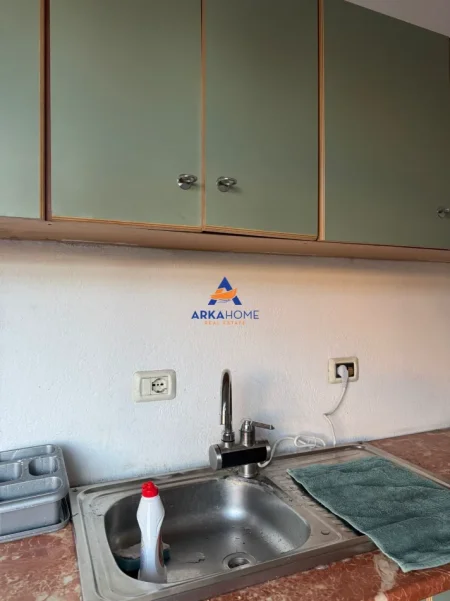 Tirane, jepet me qera apartament 1+1 Kati 1, 140 m² 417 € 