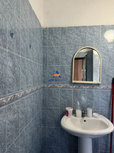 Tirane, jepet me qera apartament 1+1 Kati 1, 140 m² 417 € 
