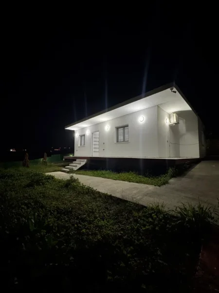 Durres, jepet me qera shtepi 2+1 Kati 0, 110 m² 500 € (arapaj)