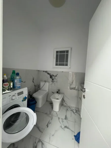 Durres, jepet me qera shtepi 2+1 Kati 0, 110 m² 500 € (arapaj)