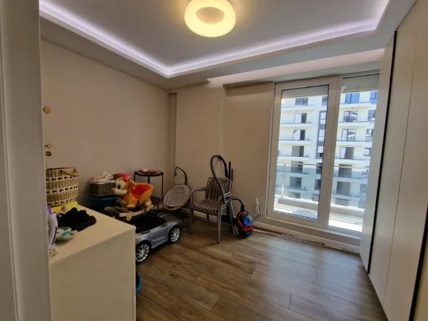 Tirane, jepet me qera apartament 3+1+Ballkon Kati 5, 135 m² 1.100 € (fusha aviacionit)