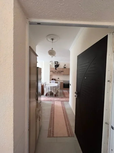 Tirane, jepet me qera apartament 1+1 Kati 4, 75 m² 500 € (KOPSHTI BOTANIK)