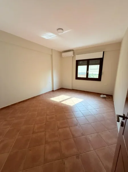 Tirane, jepet me qera zyre Kati 3, 141 m² 