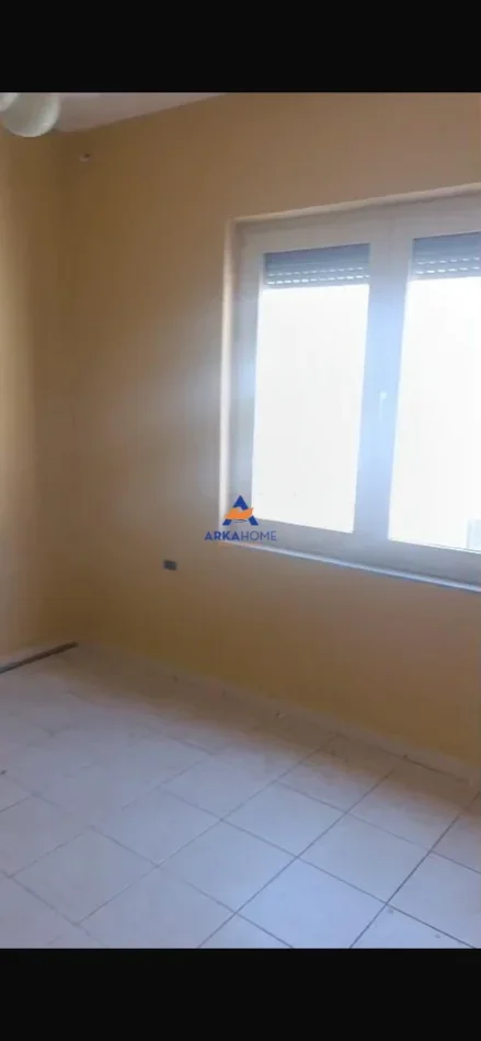 Tirane, jepet me qera apartament 2+1+Ballkon Kati 4, 92 m² 800 € 