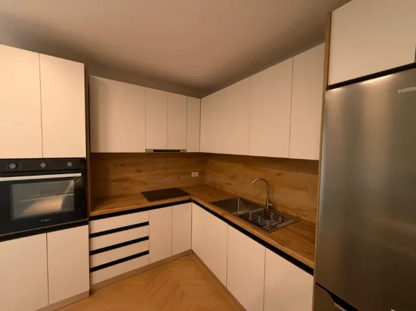 Tirane, shitet apartament 1+1 Kati 4, 53 m² 149.000 € (Selvia)