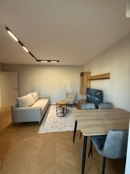 Tirane, shitet apartament 1+1 Kati 4, 53 m² 149.000 € (Selvia)