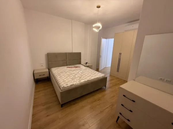 Tirane, jepet me qera apartament 1+1 Kati 8, 75 m² 640 € (KOPSHTI BOTANIK)