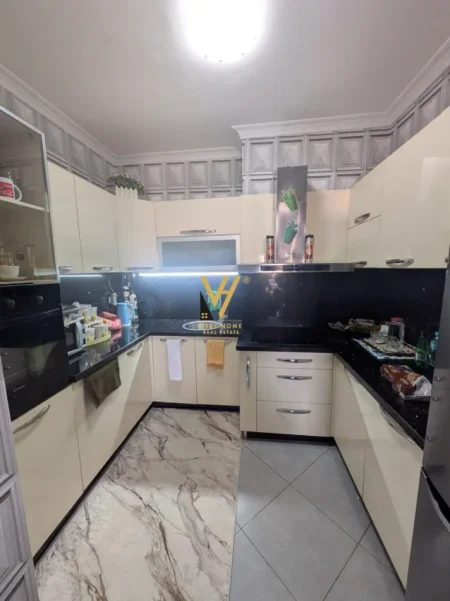 Tirane, shitet apartament 2+1+Ballkon , Kati 6 ,113 m² 270.000 € (STACIONI I TRENIT)