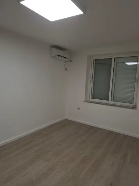 AMBIENT ZYRE ME QIRA PRANE URES VASILM SHANTO  650 €