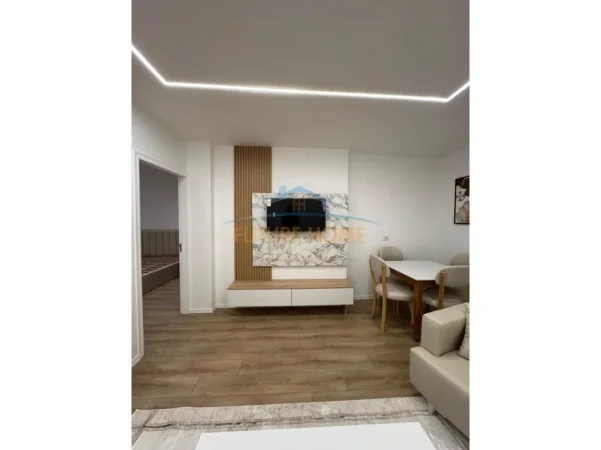 Tirane, shitet apartament 1+1+Ballkon Kati 5, 67 m² 175.000 € (RRUGA FORTUZI)