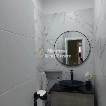 Tirane, jepet me qera apartament 2+1 Kati 1, 125 m² 1.000 € (Selvia)