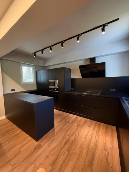 Tirane, shitet apartament 3+1+Ballkon Kati 3, 170 m² 500.000 € (Long Hill Residence)