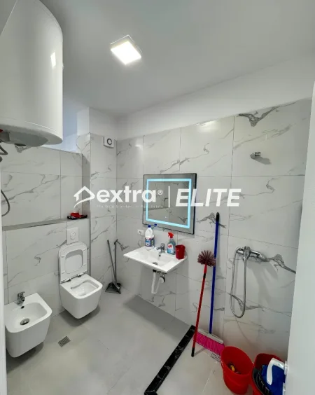 Tirane, jepet me qera apartament 2+1 Kati 1, 89 m² 650 € (Don Bosko 2+1 Me Post Parkimi)