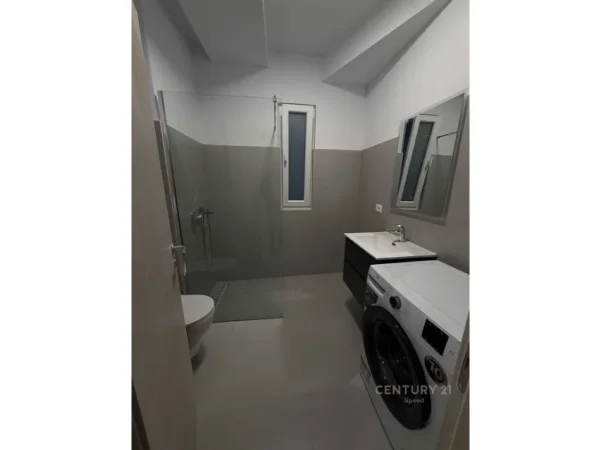 Tirane, jepet me qera apartament 1+1 Kati 3, 62 m² 550 € (Astir)