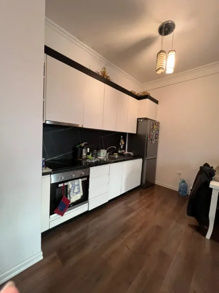 Tirane, shitet apartament 2+1 , 109 m² 320.000 € (Rruga e Kavajes)