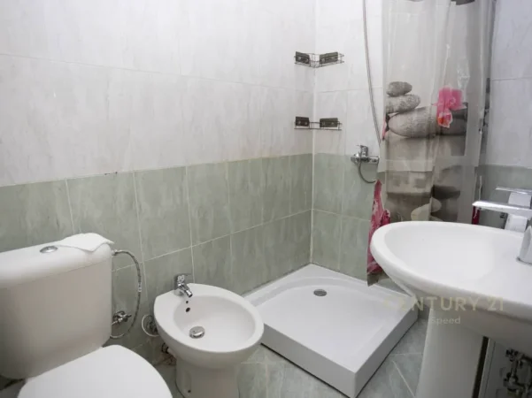 Tirane, jepet me qera apartament 1+1 Kati 2, 72 m² 550 € (Astir)