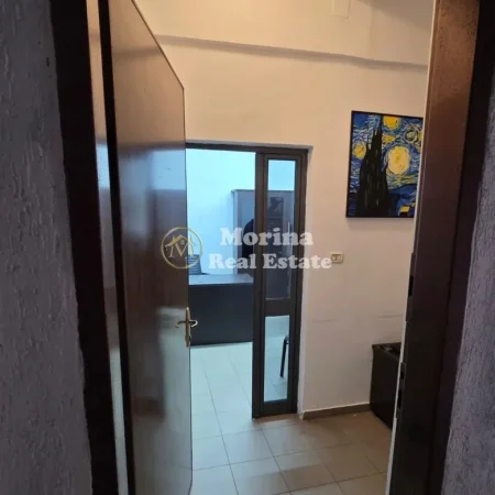 Tirane, jepet me qera ambjent biznesi Kati 0, 24 m² 500 € (Kinema Agimi, Blloku)