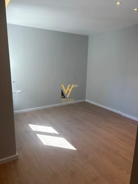 Tirane, jepet me qera ambjent biznesi Kati 1, 92 m² 1.600 € (LIQENI I THATE)