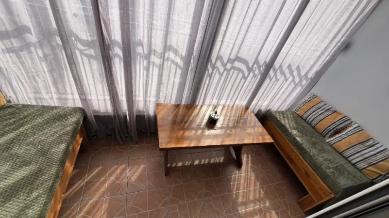 Tirane, jepet me qera apartament 1+1 Kati 3, 76 m² 700 € (piazza, qender)