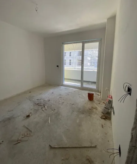 Tirane, shitet apartament 2+1 Kati 4, 105 m² 120.000 € (UNIVERS CITY)