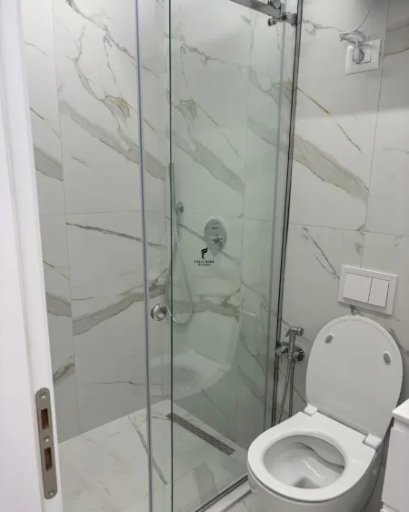 Tirane, jepet me qera apartament 1+1 Kati 5, 63 m² 800 € (MYSLYM SHYRI)