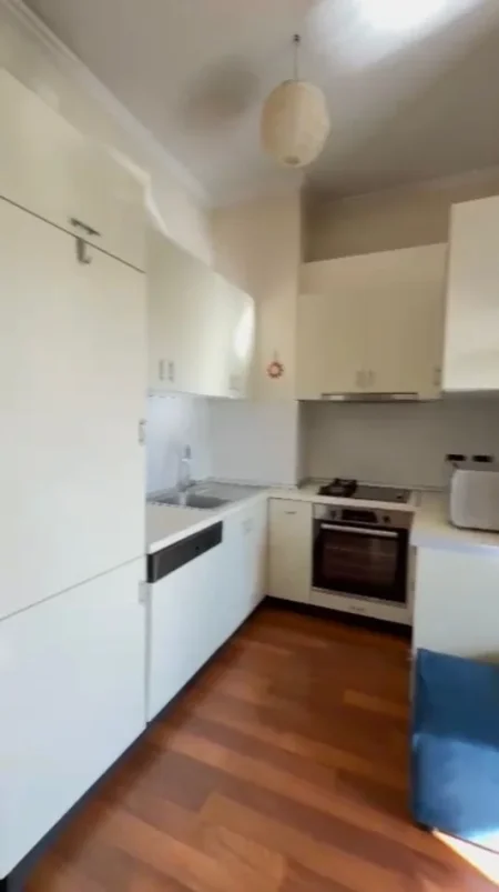 Tirane, jepet me qera apartament 1+1+Ballkon Kati 7, 60 m² 700 € (Pazari i Ri)