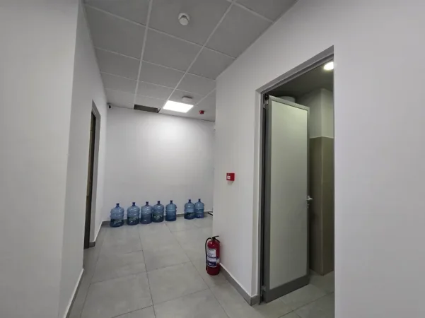 Tirane, jepet me qera ambjent biznesi , 1.500 m² 13.400 € (BULEVARDI GJERGJ FISHTA)