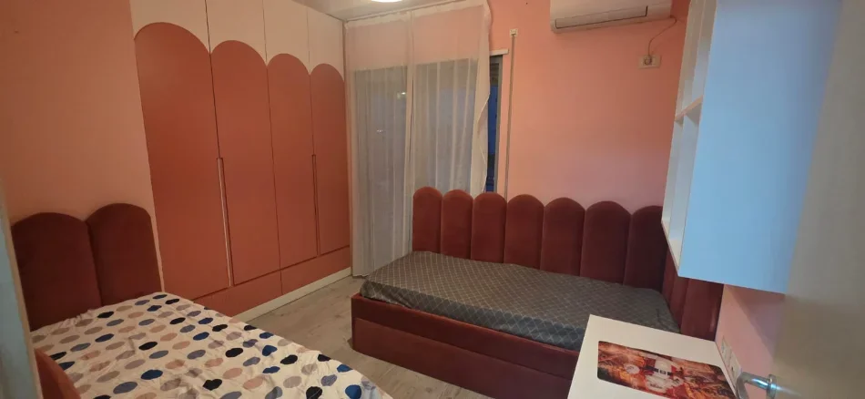Tirane, jepet me qera apartament 2+1 Kati 3, 82 m² 750 € (Pazari i ri)