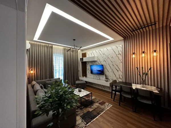 Tirane, jepet me qera apartament 1+1+Ballkon Kati 5, 66 m² 850 € (Rruga e Kavajes) Square21