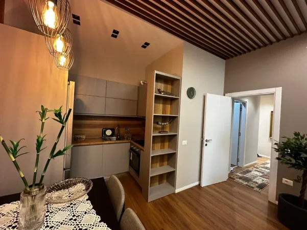 Tirane, jepet me qera apartament 1+1+Ballkon Kati 5, 66 m² 850 € (Rruga e Kavajes) Square21