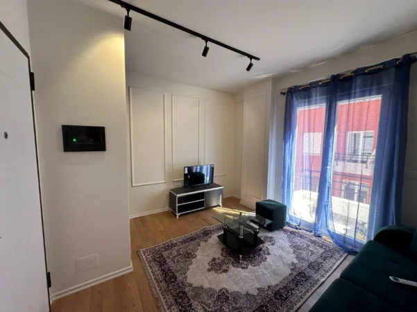Tirane, jepet me qera apartament 1+1+Ballkon , 75 m² 550 € (Selite)