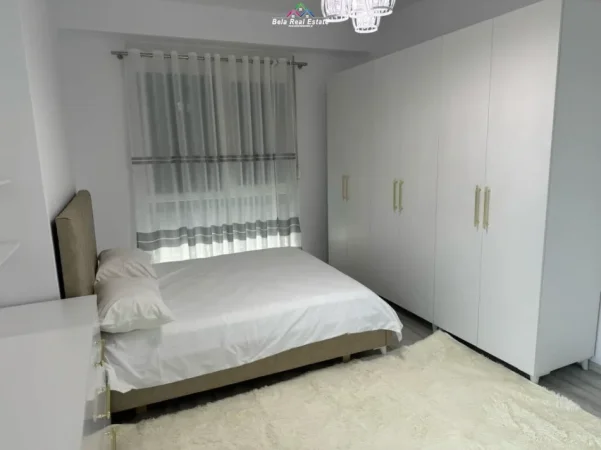 Tirane, jepet me qera apartament 2+1 Kati 6, 100 m² 700 € (Tek ish Fusha e Aviacionit)