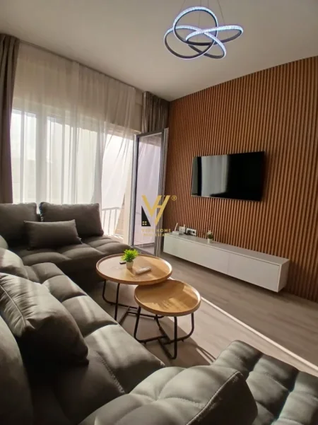 Tirane, jepet me qera apartament 2+1+Ballkon Kati 4, 76 m² 1.000 € (ZOGU I ZI)