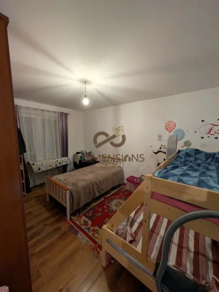 Tirane, shitet apartament 2+1 Kati 3, 75 m² 175.000 € (Rruga Kongresi i Lushnjes)