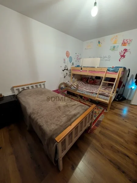 Tirane, shitet apartament 2+1 Kati 3, 75 m² 175.000 € (Rruga Kongresi i Lushnjes)