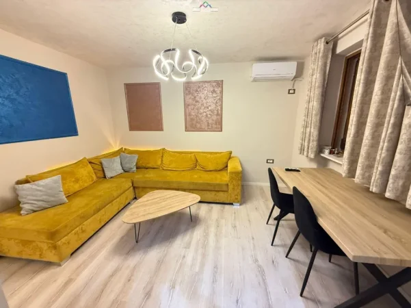 Tirane, jepet me qera apartament 1+1 Kati 1, 70 m² 55.000 € (Rruga e Dibres)