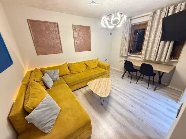 Tirane, jepet me qera apartament 1+1 Kati 1, 70 m² 55.000 € (Rruga e Dibres)